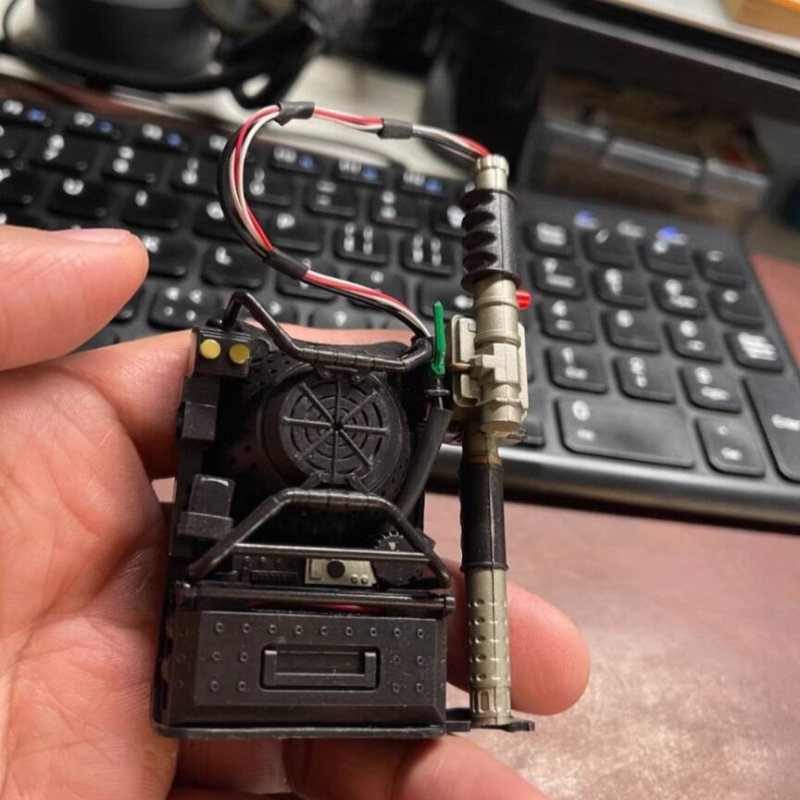 Ghostbusters: Proton Pack And  - Cosplay Prop Book 评论和价格